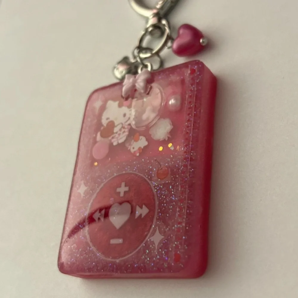 Hello Kitty Keychain - Picture 3 of 4